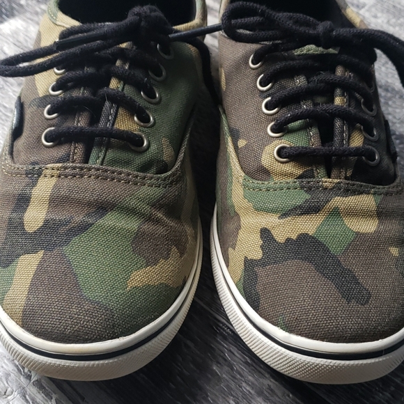 Vans Other - VANS CAMO SHOES, SIZE 7.5 MENS - SIZE 9 WOMENS